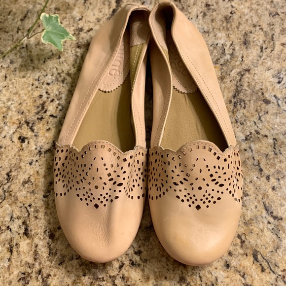 Latigo Shoes - Latigo Betsi Leather Flats Perforated Vamp Slip On Shoes 7.5 NWOT